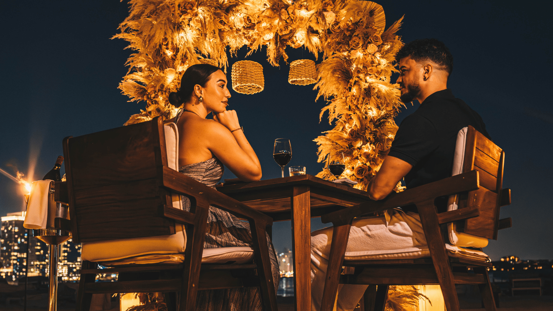 Ula Romantic Table